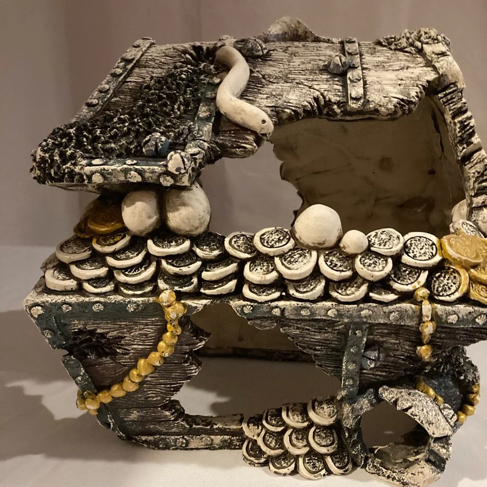Aquarium treasure chest decor large